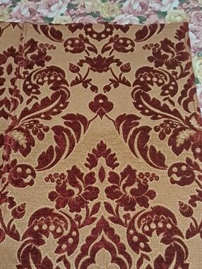 Pier 1 Damask Placemat in Burgundy and Gold